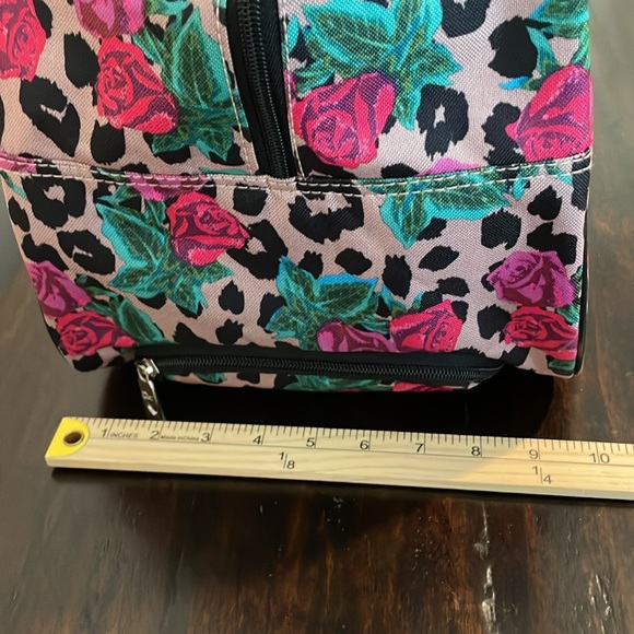 COPY - BETSEY JOHNSON Leopard Rose Collection Travel Bag, NWT - Picture 10 of 12